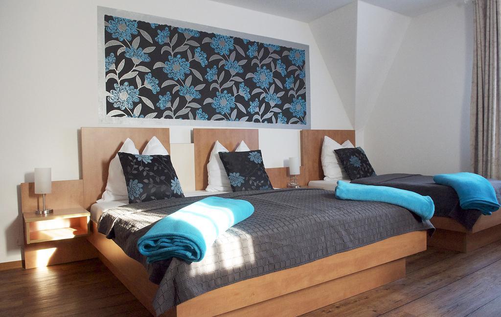 Hotel Vier Loewen Traben-Trarbach Room photo